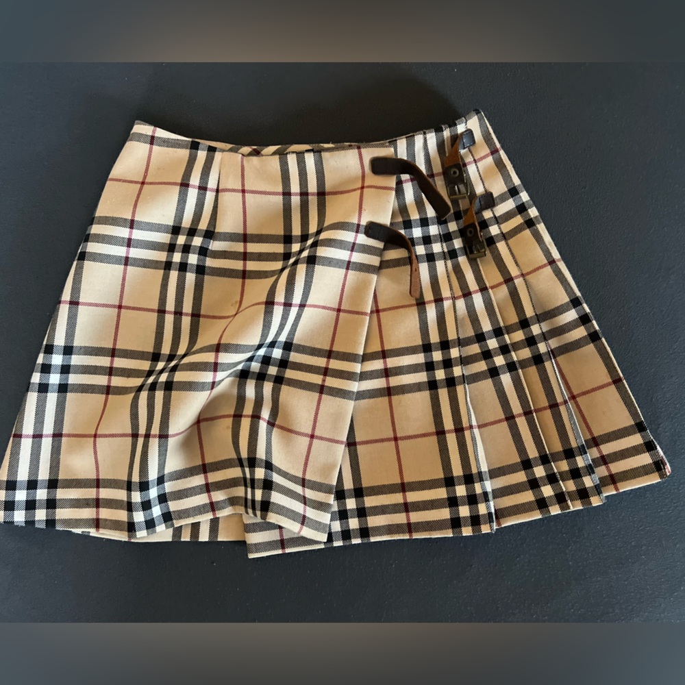 Burberry skirt